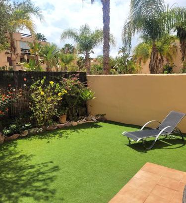 Playa de Vera Apartamento | Bajo con una terraza espectacular al lado de la playa y con acceso directo a la piscina!