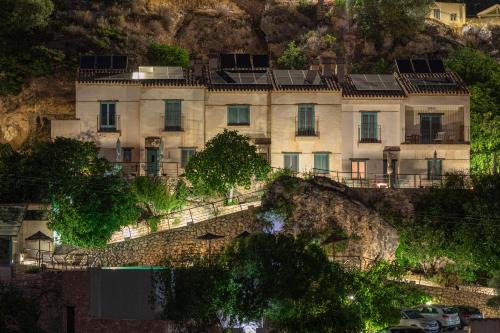 El Berro Hotel | Bajo El Cejo