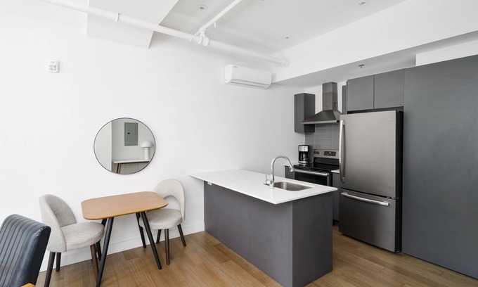 Chinatown Apartamento | BAKAN - Gem in the city : MODERN 1BD in Old/DT
