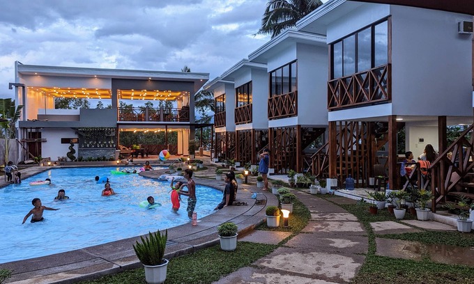 Tomas Oppus Complejo | Bakawan Hideaway Resort and Restaurant
