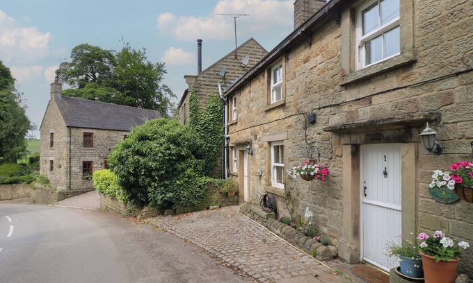 Longnor Cabaña | BAKEHOUSE CROFT, pet friendly, character holiday cottage in Longnor