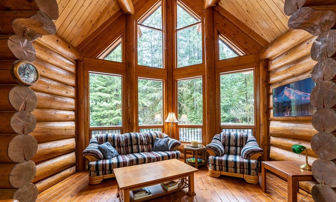 Glacier Chalet De Esquí | Baker Bliss 3100 Sqft, Wifi, HotTub, EV charger