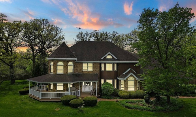 Manhattan Casa | Baker Hill, A Country Getaway for the Whole Family!