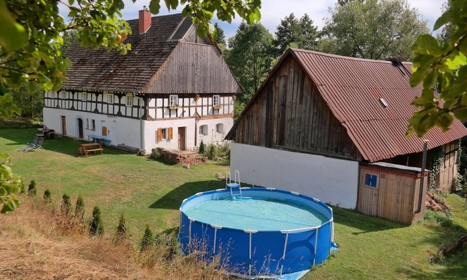 Wlen Cabaña | La casita de campo Baker, de 200 años de antigüedad, cerca de Jelenia Góra, tiene capacidad para 8 personas