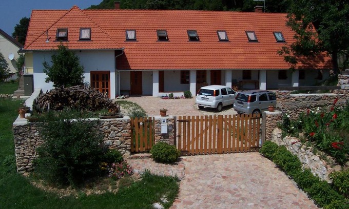 Epleny Casa | Bakonyi Apartmanház Eplény