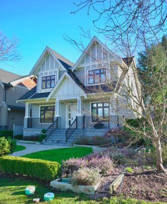 West Side Casa | Balaclava Park House close UBC and Downtown