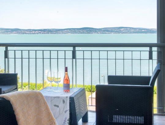 Siofok Aranypart Apartamento | Balaton Lakeside Residence