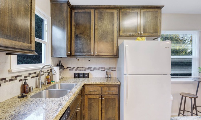 Reseda Casa | Balcom by AvantStay | Newly Furnished Valley Home