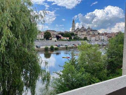 Perigueux Apartamento | Balcon sur la rivière