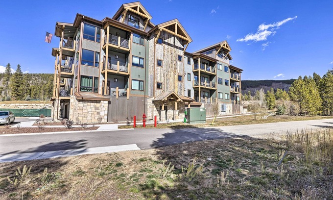 Lakeside Village Condominio | Balcony & Easy Mtn Access: Condo in Keystone!