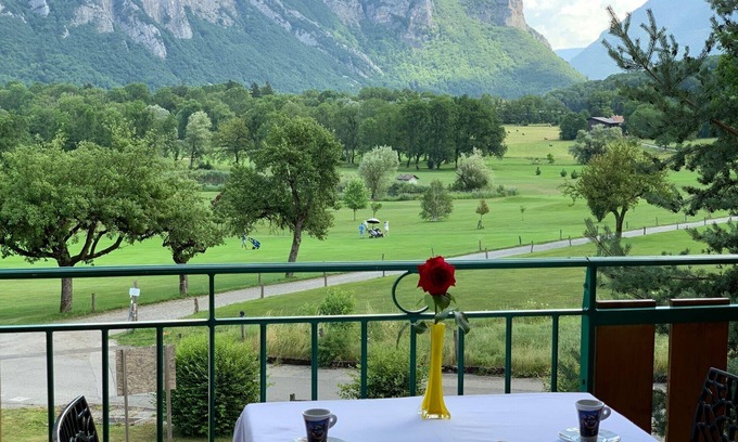 Giez Apartamento | BALCON GOLF con piscina a 5 minutos de las montañas del lago de Annecy en Haute Savoie