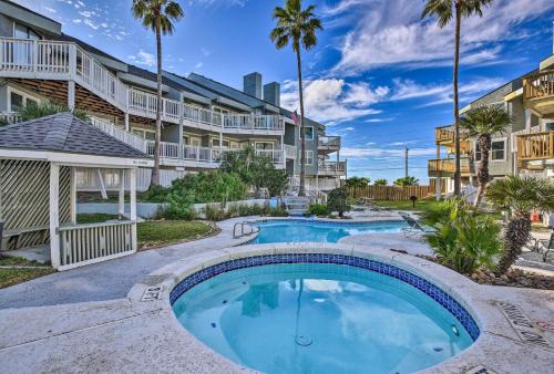 Port Aransas Apartamento | Balcony, Pool and Beach Access Port Aransas Condo!
