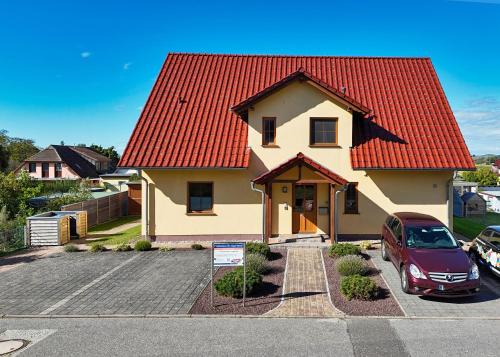 Thiessow Apartamento | Balkon mit Meerblick, gratis Nutzung vom AHOI Erlebnisbad und Sauna in Sellin - Haus De niege Wech FeWo 03