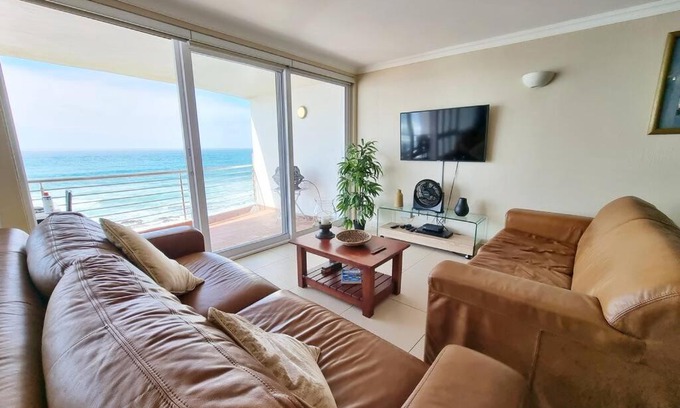 Shaka's Rock Apartamento | BALLITO CHAKAS COVE 2 Bedroom Beachfront Gem!
