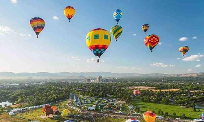 Northeast Reno Casa | Balloon Festival Terrace, M$ Views 4TVs, Sleeps 10