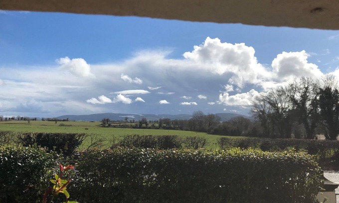 County Cork Casa | Ballygown Cottage con vistas a campo abierto a las montañas