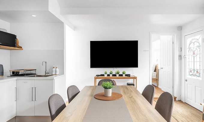Balmain Casa | Balmain Beauty with Spacious Garden