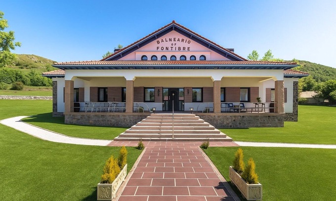 Fontibre Cabaña | Balneario de Fontibre rodeado de finca privada de 5.000 m2 con jacuzzi y terraza