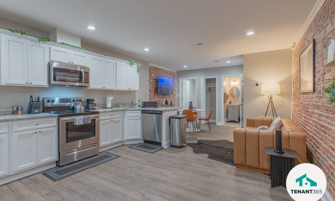 Downtown Baltimore Apartamento | Baltimore's Best Home Away From Home 2 Bedroom Apts by Redawning