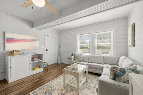 Biltmore Beach Casa | Banana Cabana Cottage