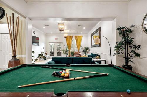 Orlovista Casa | Banana Leaf Villa-Honey Combo Rooms