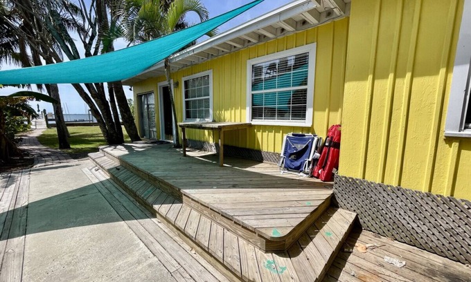 Orlando Beach Casa | Banana River Cabin - 3 Bed/2 Bath Riverfront Home