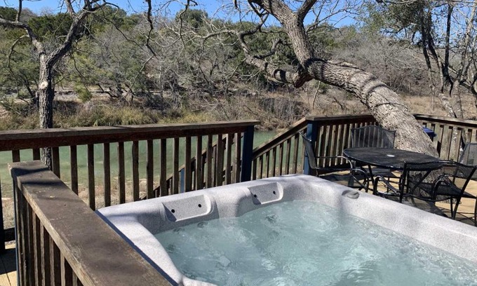 Bandera Casa | Bandera Stronghold - Crazy Horse Cabin