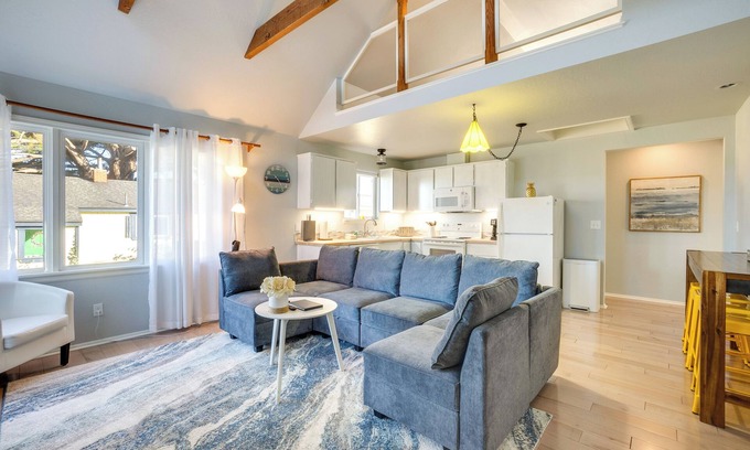 Bandon Casa | Bandon Beach House Rental: Walk to Downtown!