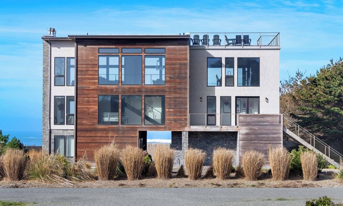 Bandon Casa | Bandon Beachfront Escape - Golf - Views - Luxe