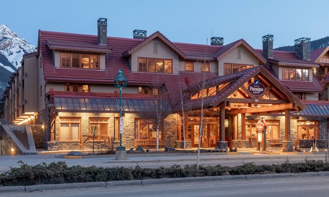 Banff Hotel | Banff Ptarmigan Inn