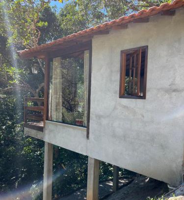 Miguel Pereira Casa | Bangalô no vale de Vera Cruz