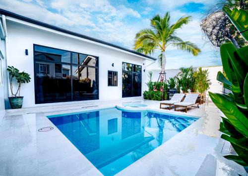 Bang Rak Phatthana Casa | Bangkok Luxury Private Pool & Jacuzzi Villa , Daily Maid