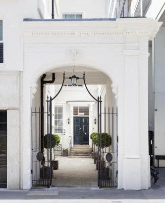 Bridge Apartamento | Bank Serviced Apartments by LovelyStay