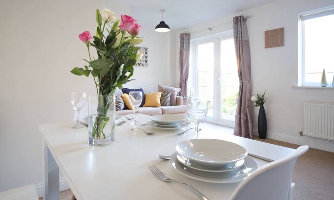 Peterborough Casa | Bank Side House