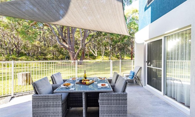 Fingal Bay Casa | Banksia at Fingal 1 92 Rocky Point Rd Aircon spa and Wi Fi