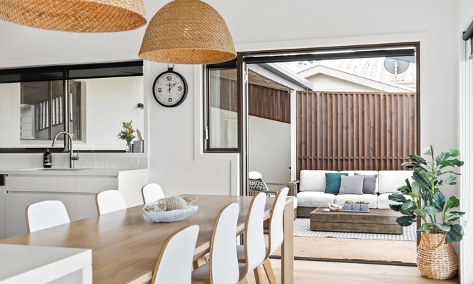 Mollymook Casa | Banksia Beach House - Your Resort Style Coastal Retreat