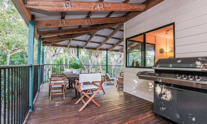 Agnes Water Casa | Banksia House - on Main Beach, Agnes Water