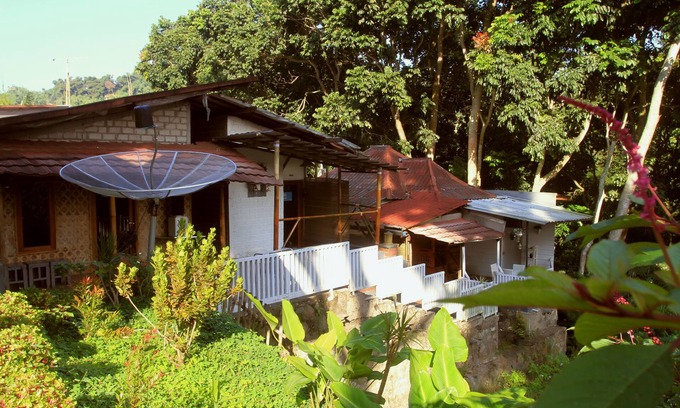 Lembang Hotel | Bantal Guling Villa Bandung