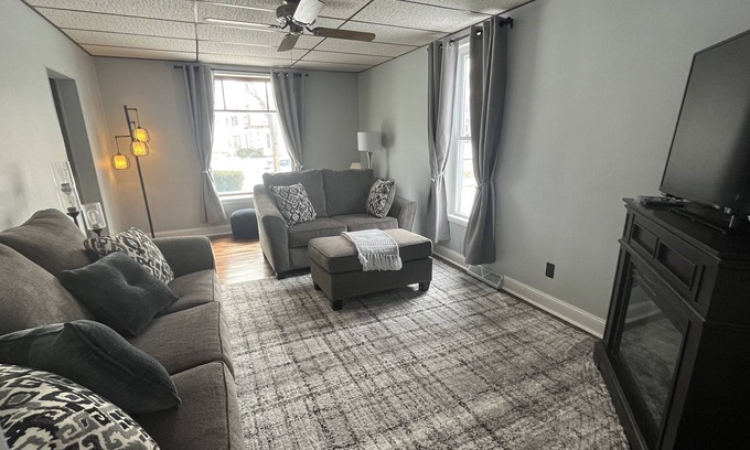 Baraboo Casa | Baraboo House of Entertainment