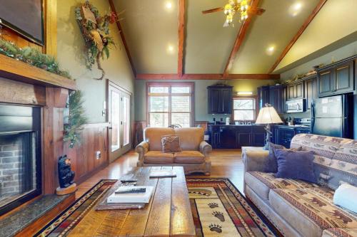 Wears Valley Casa | Barbie Ann's Hideaway Cabin