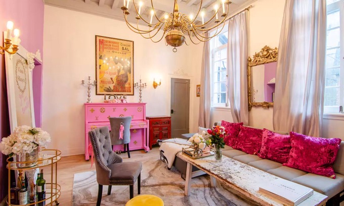 Weehawken Apartamento | Barbie-Inspired 3-Bedroom Retreat in Union City – Your NYC Getaway!