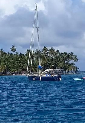 El Porvenir Alquiler De Eote | Barco Alejo - Hunter Legend 40 frente a tu isla soñada !