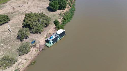 Pocone Alquiler De Eote | Barco Casa Pantanal Toca da Onça