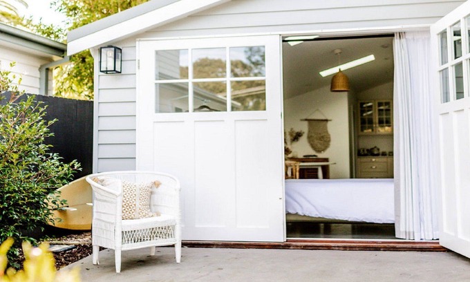 Avalon Beach Cabaña | Bareena Studio Apartment