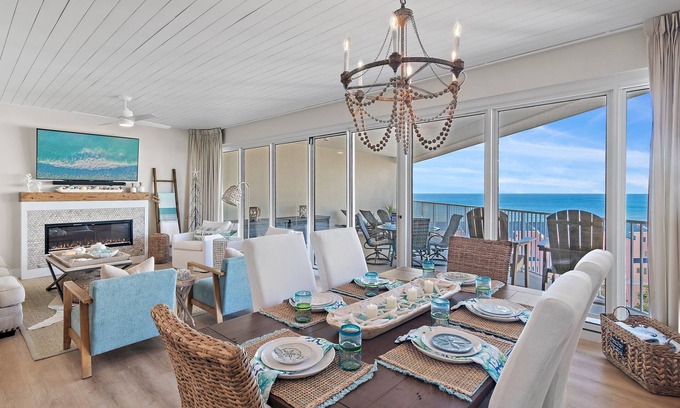 Four Mile Village Condominio | Barefeet Retreat Renovated Unit in Beachfront Bldg Tides 708