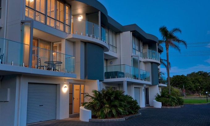 Fingal Bay Casa | Barefoot 7 Fabulous Fingal Bay