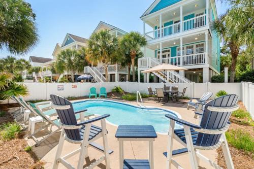 Surfside Beach Casa | Barefoot Beach- Steps to Beach Pool Pet Friendly