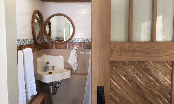 New Smyrna Beach Casa | Bearfoot Beach Bungalow! A pie de playa, río, intercoastal y Flagler Ave