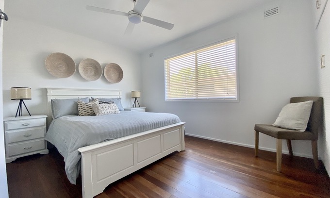 Coolangatta Casa | Barefoot & Beachy! Pet friendly 4 bedroom beach house sleeps up to 11