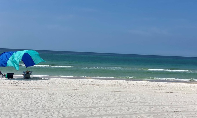 Bid-a-wee Beach Casa | Barefoot Bungalow- Steps to Private Beach, 5-Star Comfort & Near Top Attractions